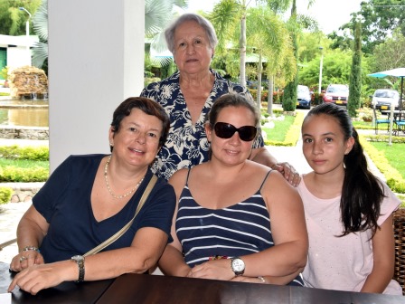 Claudia Perdomo, Isabel Cabrera, Teo Bahamón y  Isabela Rubiano